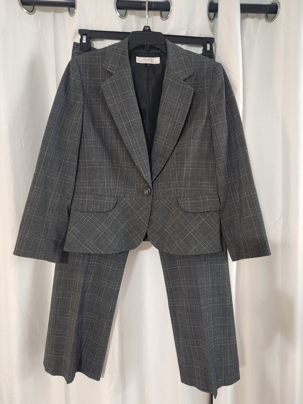 Tahari ASL Gray Plaid Women's Blazer and Pants Set